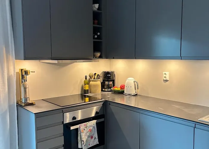 Stylish Near Airport דירה *